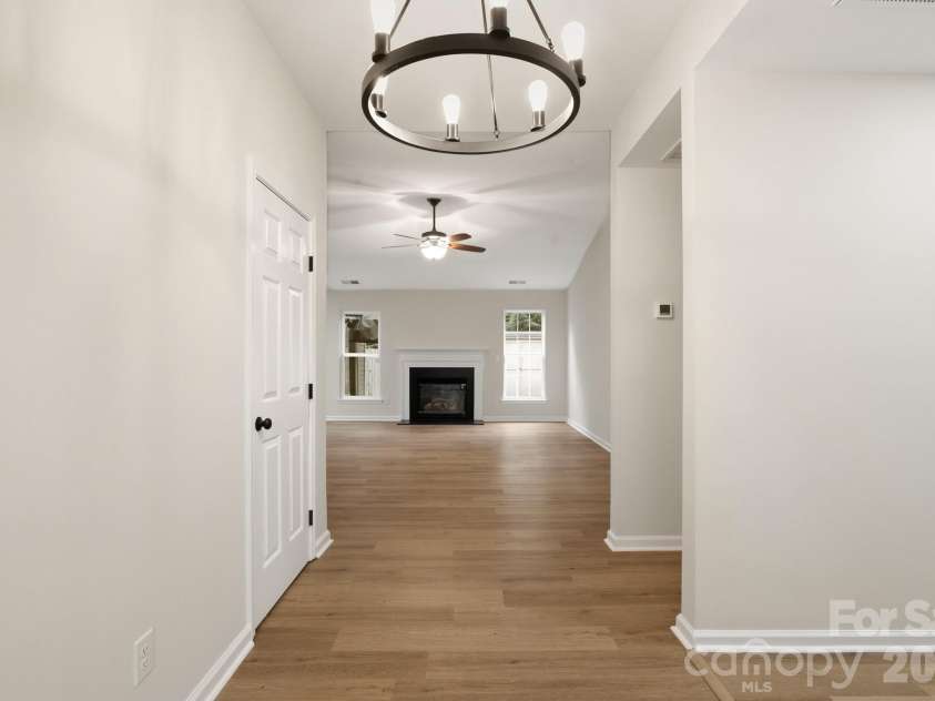 5123 Sunburst Lane, Charlotte, NC 28213.  MLS# CAR4379493, YatesRealty ID 21420. 