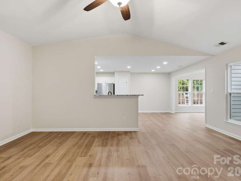 5123 Sunburst Lane, Charlotte, NC 28213.  MLS# CAR4379493, YatesRealty ID 21420. 