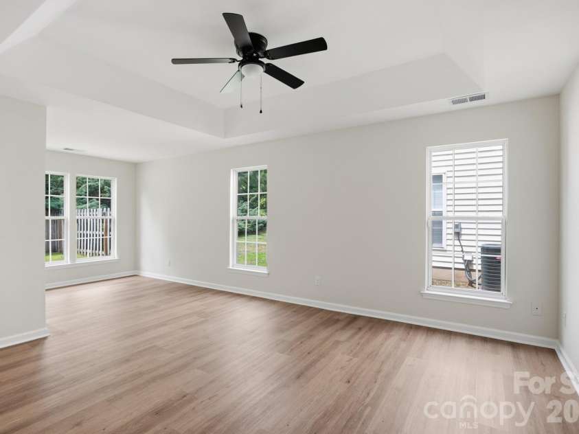 5123 Sunburst Lane, Charlotte, NC 28213.  MLS# CAR4379493, YatesRealty ID 21420. 