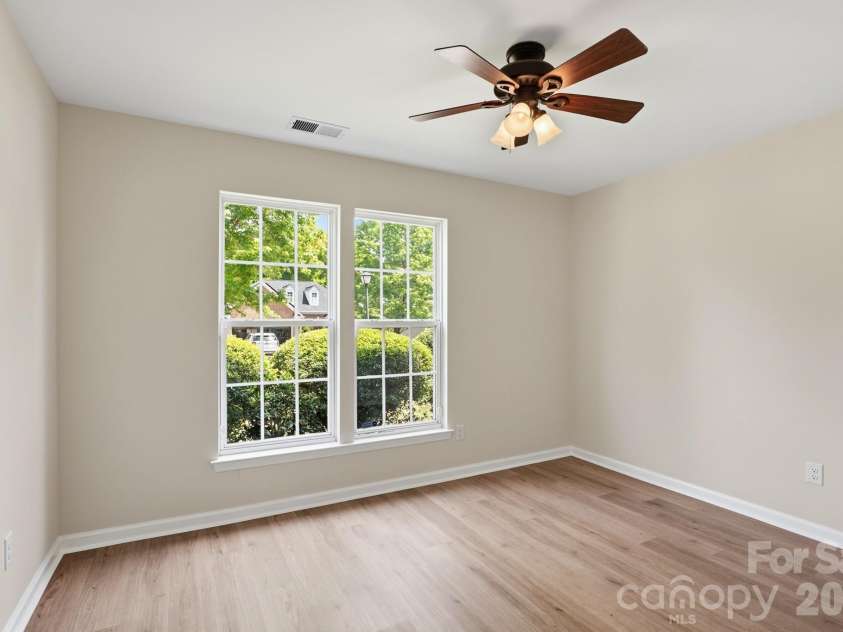 5123 Sunburst Lane, Charlotte, NC 28213.  MLS# CAR4379493, YatesRealty ID 21420. 