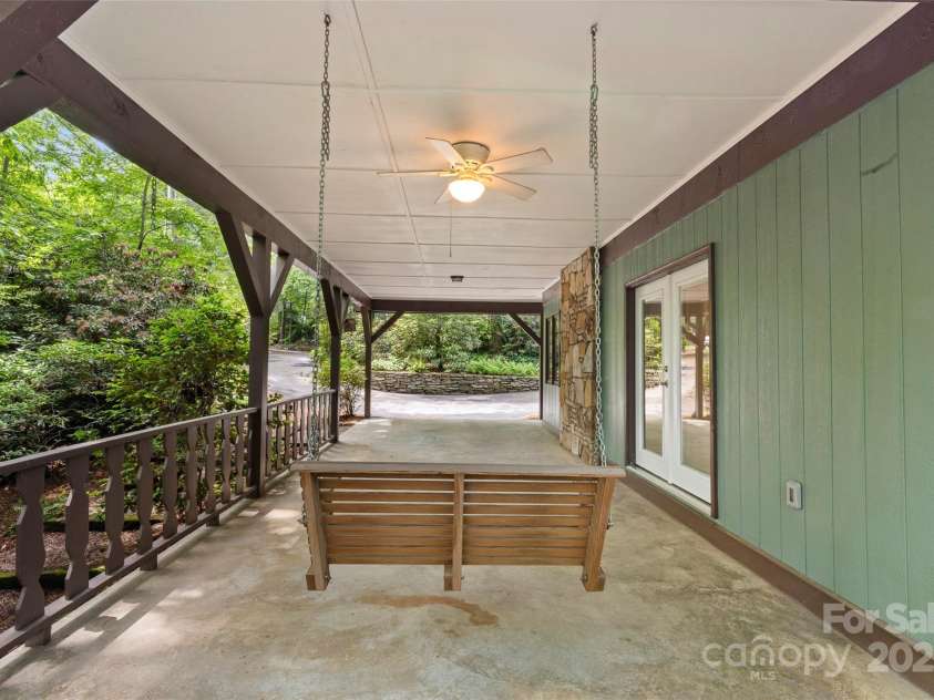 212 Ohara Circle, Hendersonville, NC 28739.  MLS# CAR4271528, YatesRealty ID 21422. 