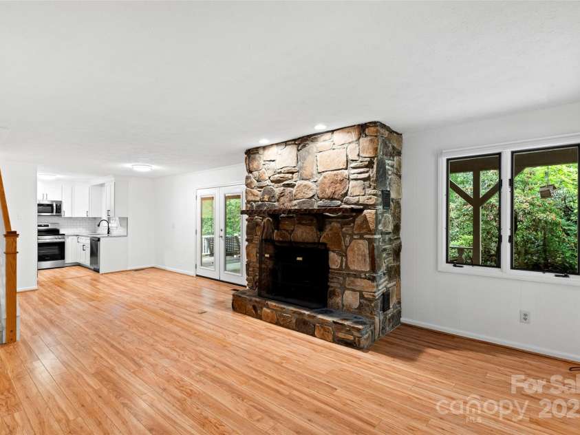 212 Ohara Circle, Hendersonville, NC 28739.  MLS# CAR4271528, YatesRealty ID 21422. 