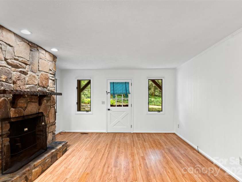 212 Ohara Circle, Hendersonville, NC 28739.  MLS# CAR4271528, YatesRealty ID 21422. 