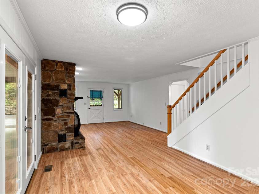 212 Ohara Circle, Hendersonville, NC 28739.  MLS# CAR4271528, YatesRealty ID 21422. 