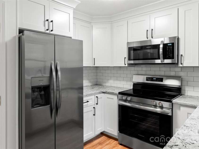 212 Ohara Circle, Hendersonville, NC 28739.  MLS# CAR4271528, YatesRealty ID 21422. 