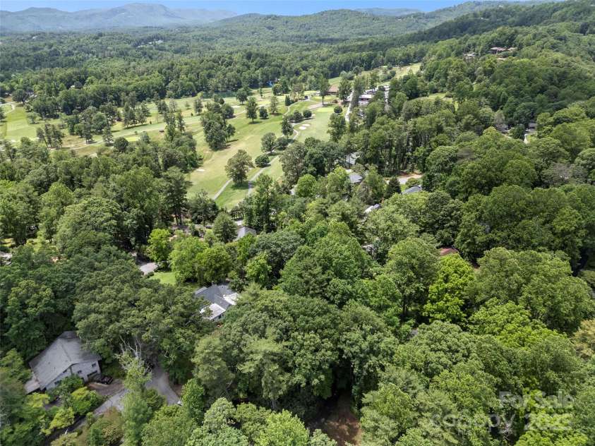 212 Ohara Circle, Hendersonville, NC 28739.  MLS# CAR4271528, YatesRealty ID 21422. 