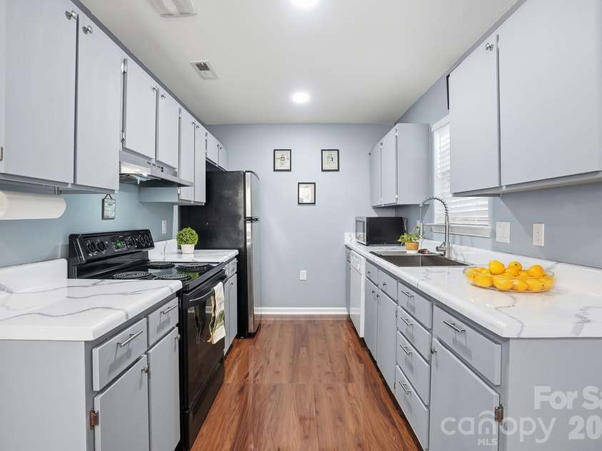 906 Key Street, Charlotte, NC 28208.  MLS# CAR4371641, YatesRealty ID 21423. 