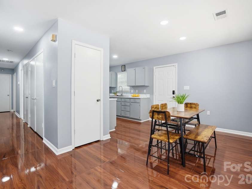 906 Key Street, Charlotte, NC 28208.  MLS# CAR4371641, YatesRealty ID 21423. 
