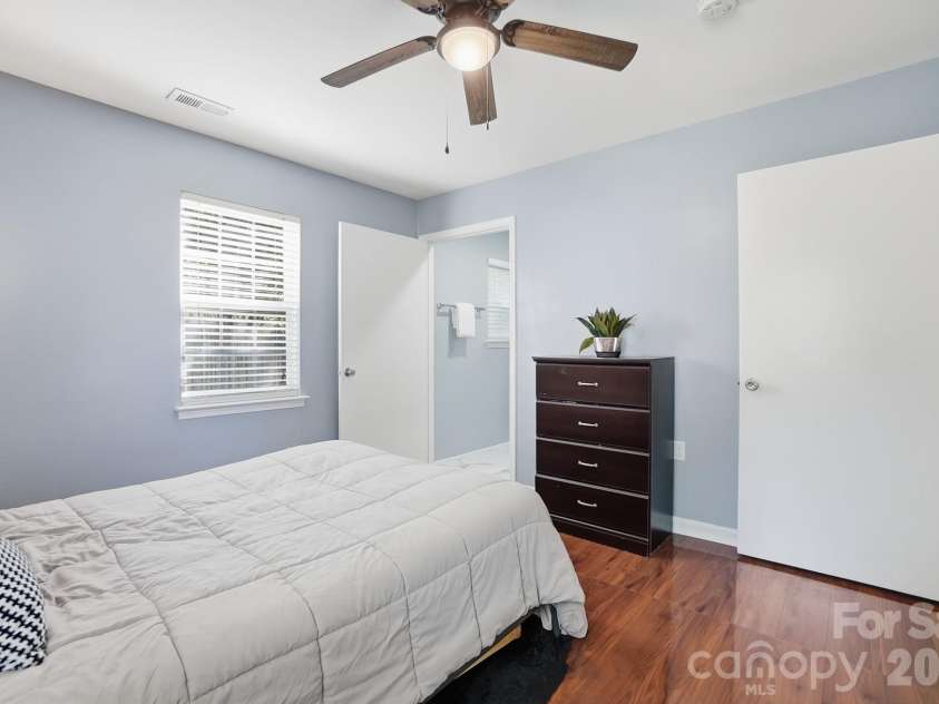 906 Key Street, Charlotte, NC 28208.  MLS# CAR4371641, YatesRealty ID 21423. 