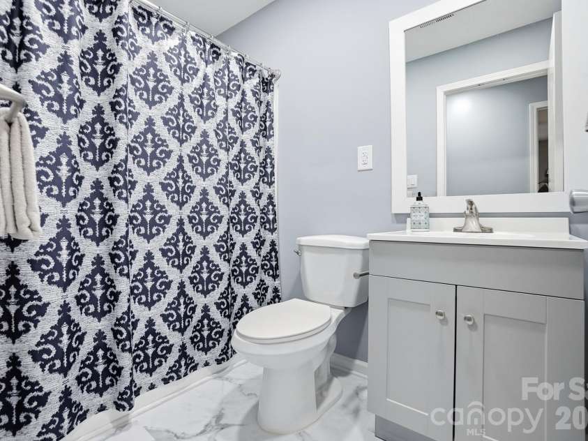 906 Key Street, Charlotte, NC 28208.  MLS# CAR4371641, YatesRealty ID 21423. 
