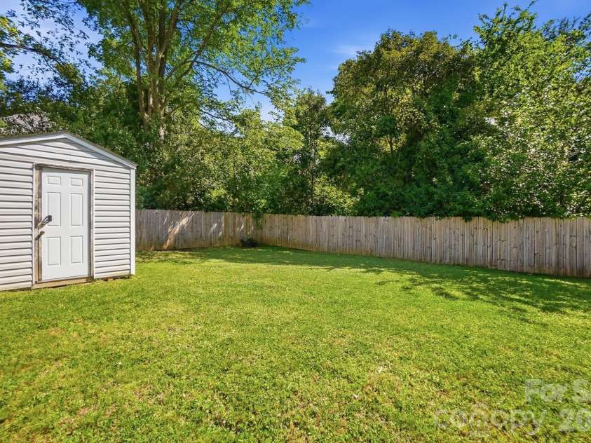 906 Key Street, Charlotte, NC 28208.  MLS# CAR4371641, YatesRealty ID 21423. 