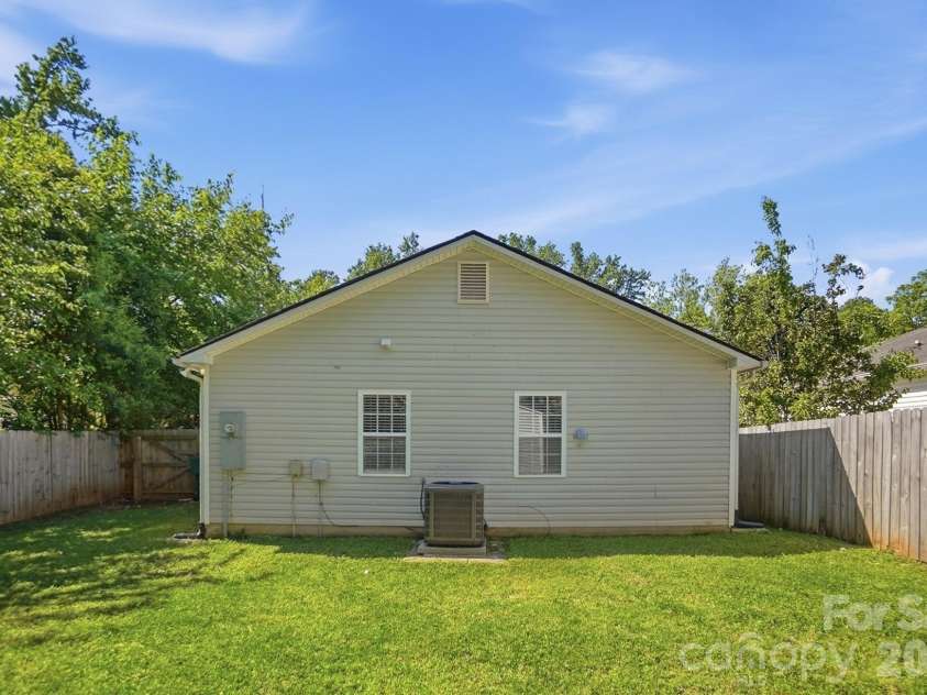 906 Key Street, Charlotte, NC 28208.  MLS# CAR4371641, YatesRealty ID 21423. 