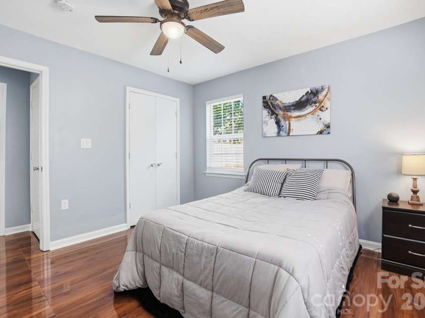 906 Key Street, Charlotte, NC 28208.  MLS# CAR4371641, YatesRealty ID 21423. Spacious primary suite.