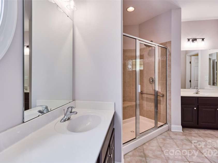 1365 Winged Foot Drive, Denver, NC 28037.  MLS# CAR4252167, YatesRealty ID 21424. Primary bath