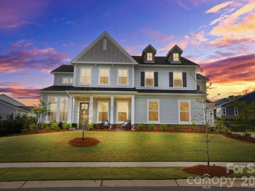 805 Lakeforest Drive, Belmont, NC 28012.  MLS# CAR4367985, YatesRealty ID 21424. 