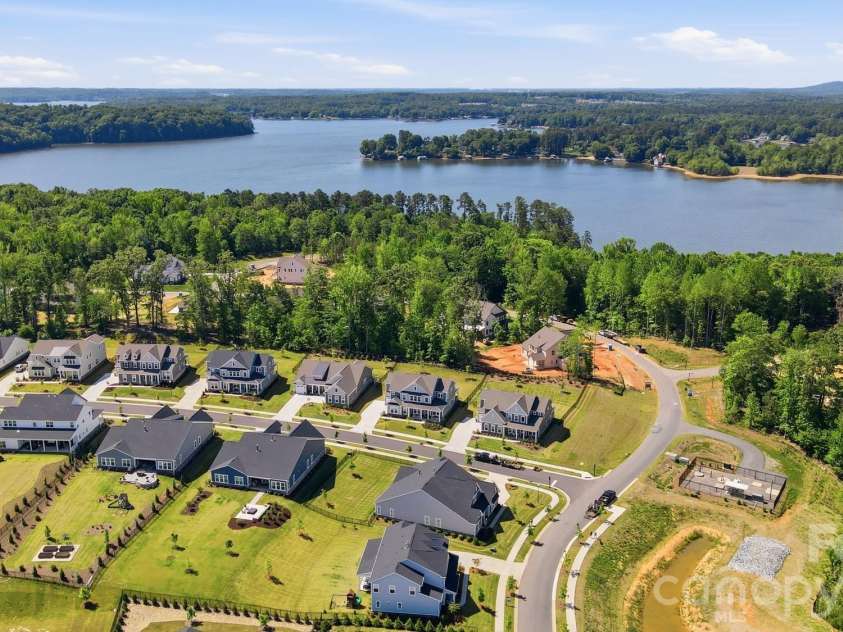 805 Lakeforest Drive, Belmont, NC 28012.  MLS# CAR4367985, YatesRealty ID 21424. 