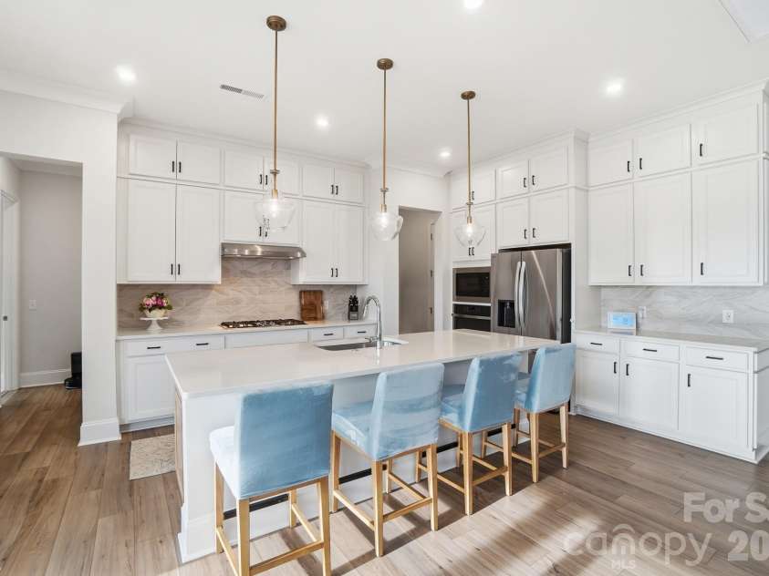 805 Lakeforest Drive, Belmont, NC 28012.  MLS# CAR4367985, YatesRealty ID 21424. Gorgeously Well Equipped Kitchen