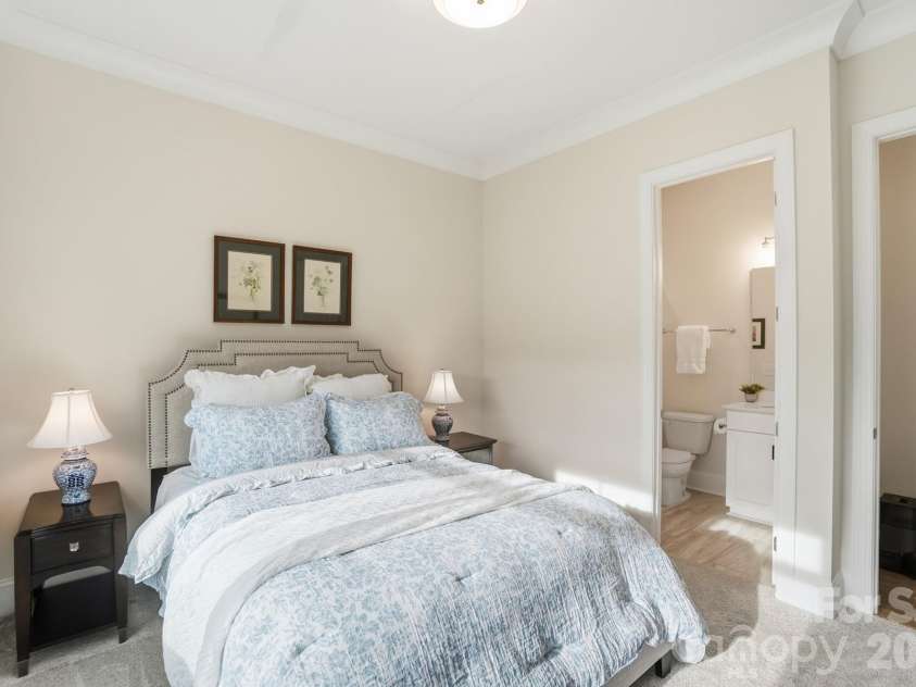 805 Lakeforest Drive, Belmont, NC 28012.  MLS# CAR4367985, YatesRealty ID 21424. Main Level Guest Suite