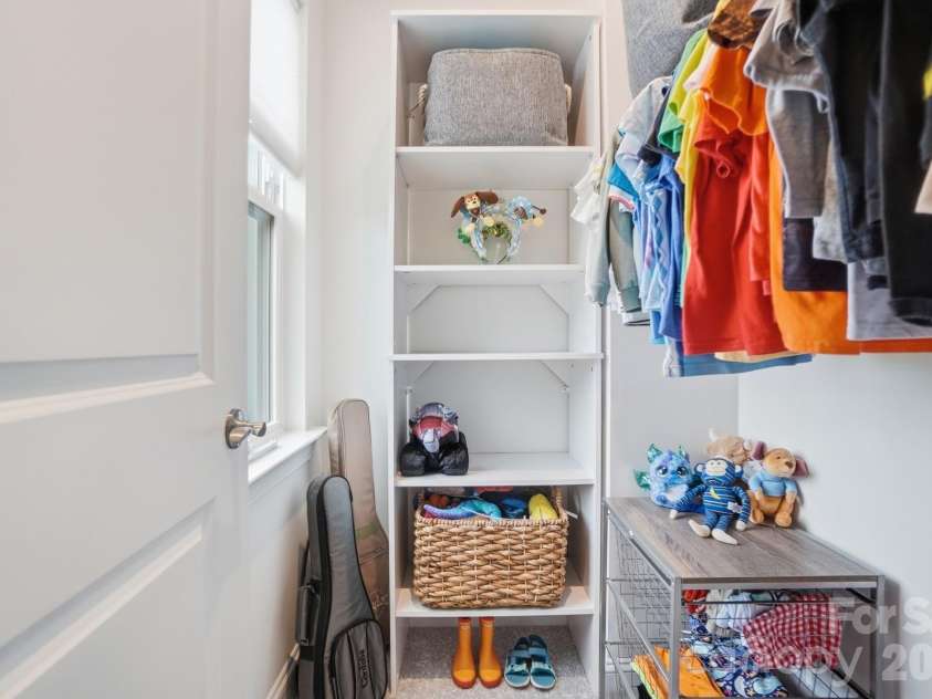 805 Lakeforest Drive, Belmont, NC 28012.  MLS# CAR4367985, YatesRealty ID 21424. Spacious Walk-In Closet