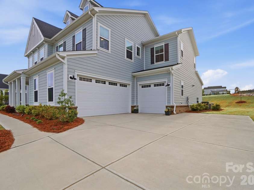 805 Lakeforest Drive, Belmont, NC 28012.  MLS# CAR4367985, YatesRealty ID 21424. Three Car Garage