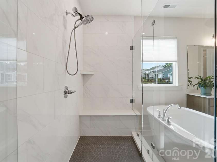 805 Lakeforest Drive, Belmont, NC 28012.  MLS# CAR4367985, YatesRealty ID 21424. Tremendous Shower & Soaker Tub