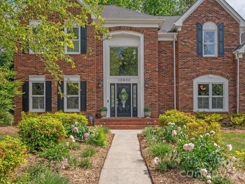 10900 Jordan Rae Lane, Charlotte, NC 28277.  MLS# CAR4379001, YatesRealty ID 21425. 