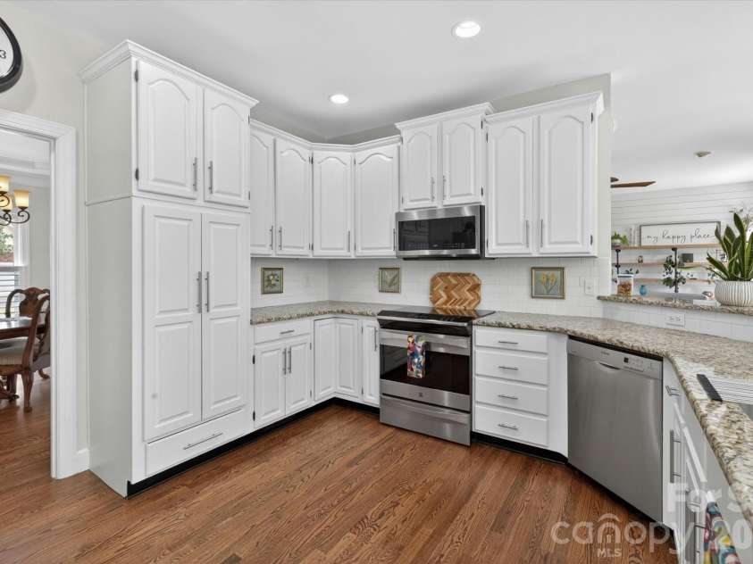 10900 Jordan Rae Lane, Charlotte, NC 28277.  MLS# CAR4379001, YatesRealty ID 21425. 
