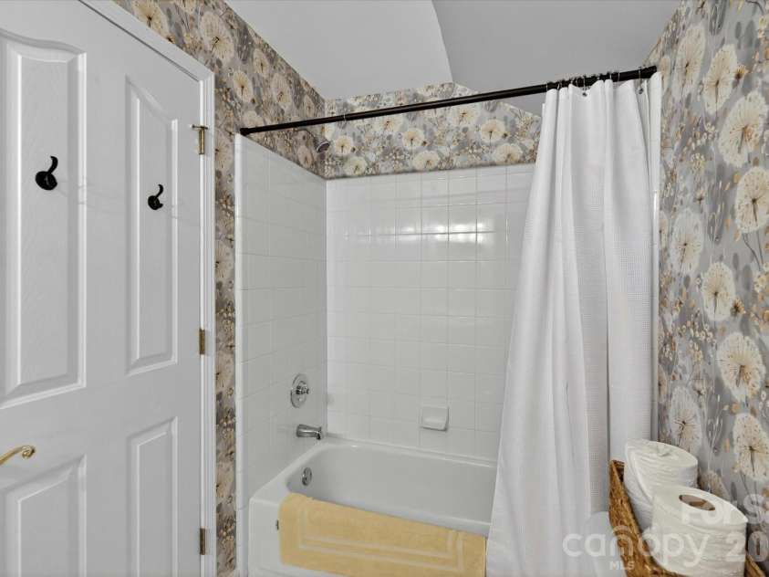 10900 Jordan Rae Lane, Charlotte, NC 28277.  MLS# CAR4379001, YatesRealty ID 21425. 