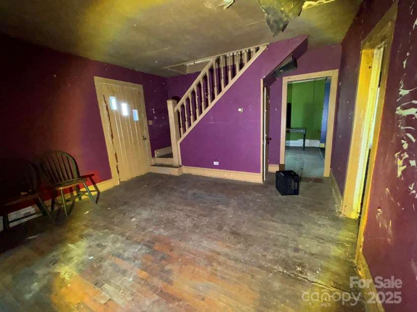 15 Vine Street, Canton, NC 28716.  MLS# CAR4266472, YatesRealty ID 21425. 