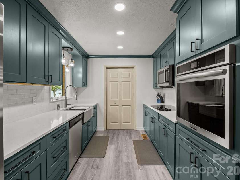 1017 Holloway Church Road, Lexington, NC 27292.  MLS# CAR4266201, YatesRealty ID 21426. 