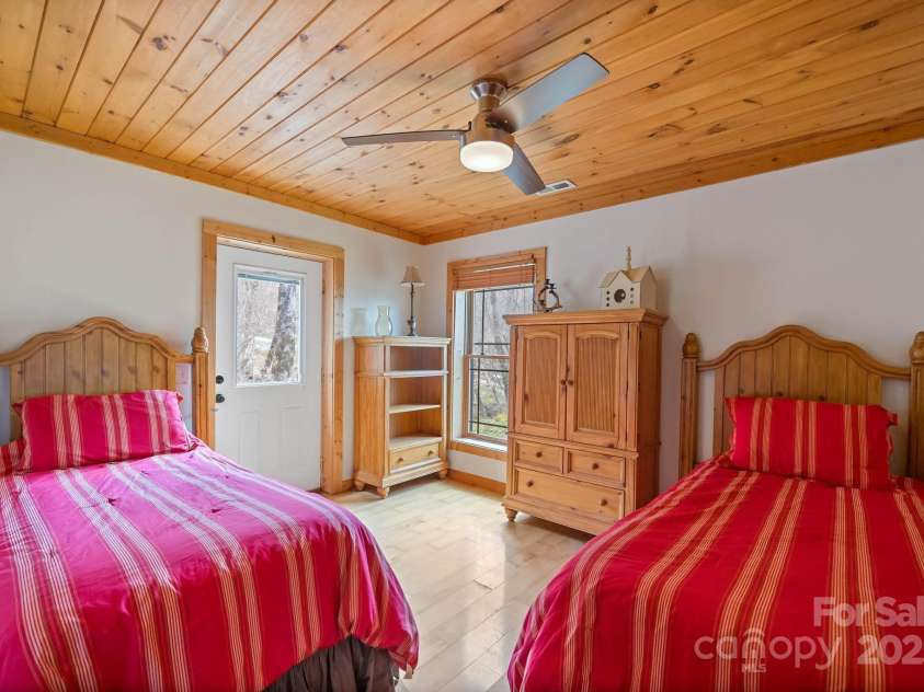 140 Spruce Hollow Road, Beech Mountain, NC 28604.  MLS# CAR4263469, YatesRealty ID 21427. LL Bedroom