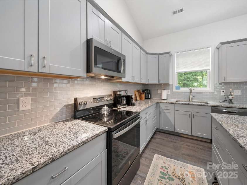 11104 Pine Grove Avenue, Mint Hill, NC 28227.  MLS# CAR4248082, YatesRealty ID 21428. 