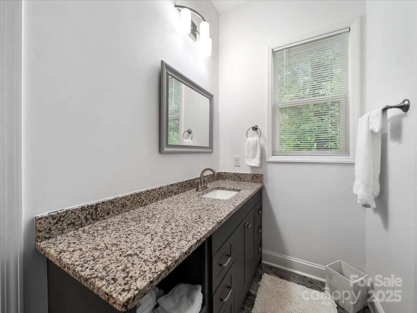 11104 Pine Grove Avenue, Mint Hill, NC 28227.  MLS# CAR4248082, YatesRealty ID 21428. DUAL SINKS