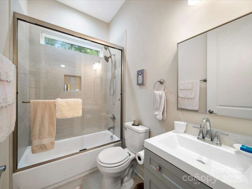 11104 Pine Grove Avenue, Mint Hill, NC 28227.  MLS# CAR4248082, YatesRealty ID 21428. GUEST BATHROOM