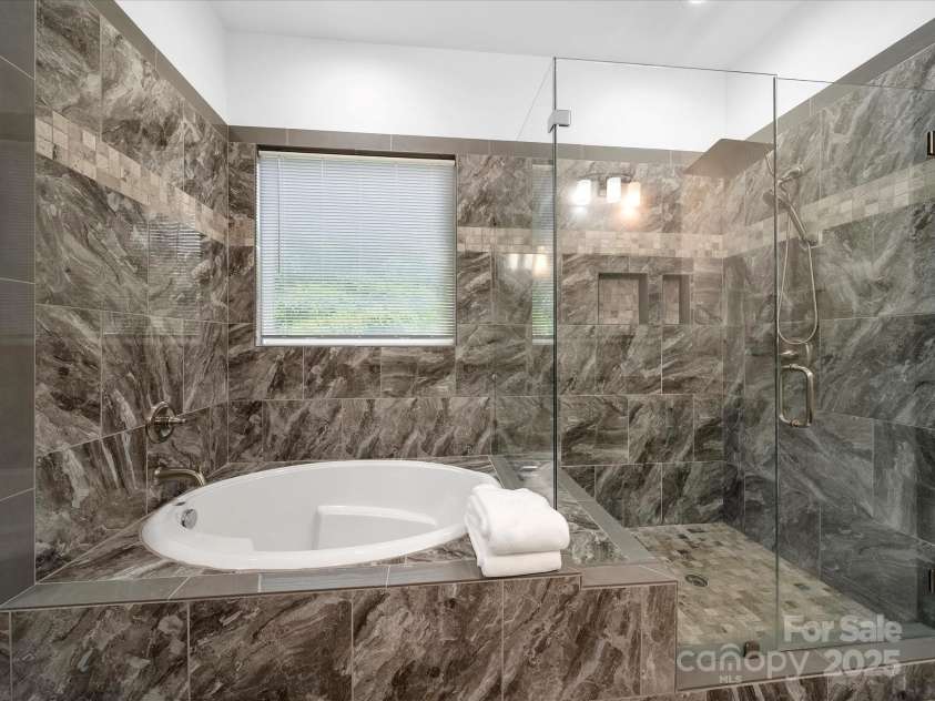 11104 Pine Grove Avenue, Mint Hill, NC 28227.  MLS# CAR4248082, YatesRealty ID 21428. PRIMARY BATHROOM