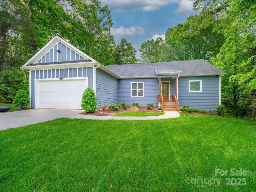 11104 Pine Grove Avenue, Mint Hill, NC 28227.  MLS# CAR4248082, YatesRealty ID 21428. Welcome Home