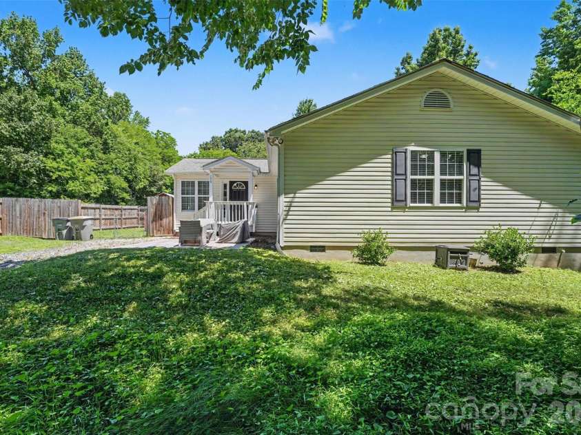 150 Waco Avenue, Kannapolis, NC 28083.  MLS# CAR4395400, YatesRealty ID 21428. 