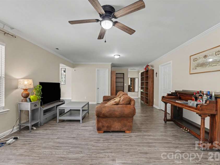 150 Waco Avenue, Kannapolis, NC 28083.  MLS# CAR4395400, YatesRealty ID 21428. 