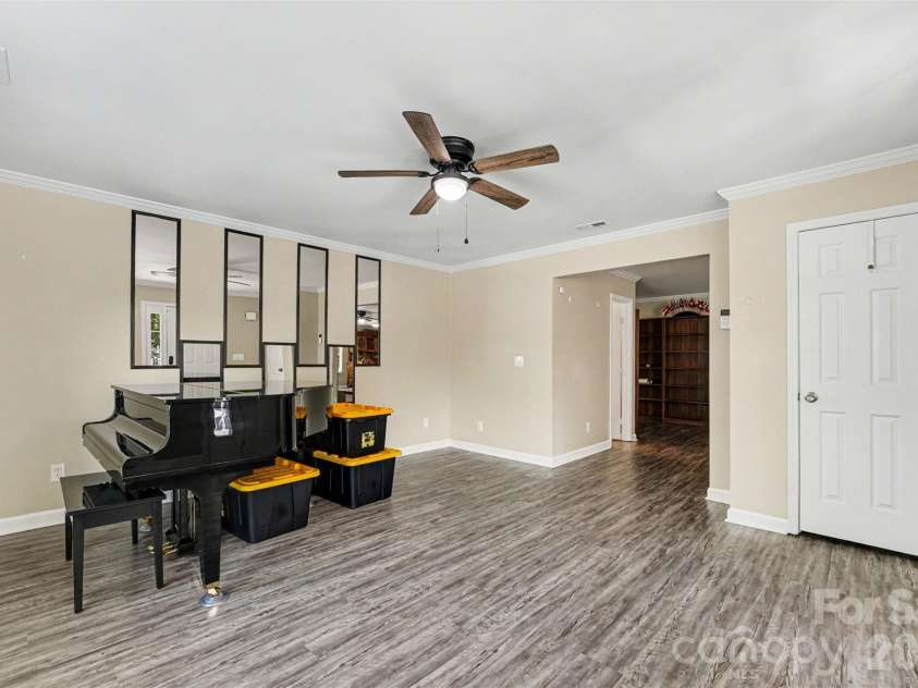 150 Waco Avenue, Kannapolis, NC 28083.  MLS# CAR4395400, YatesRealty ID 21428. 