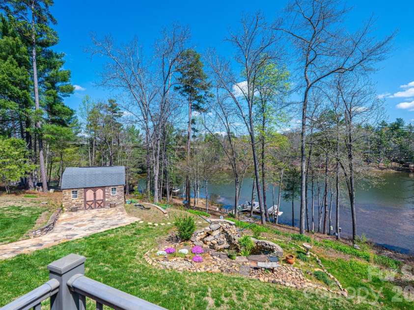 4726 Crystal Falls Avenue, Hickory, NC 28601.  MLS# CAR4367330, YatesRealty ID 21429. 