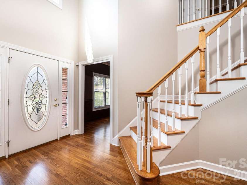 4726 Crystal Falls Avenue, Hickory, NC 28601.  MLS# CAR4367330, YatesRealty ID 21429. 