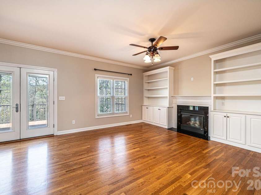4726 Crystal Falls Avenue, Hickory, NC 28601.  MLS# CAR4367330, YatesRealty ID 21429. 