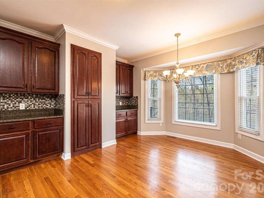 4726 Crystal Falls Avenue, Hickory, NC 28601.  MLS# CAR4367330, YatesRealty ID 21429. 