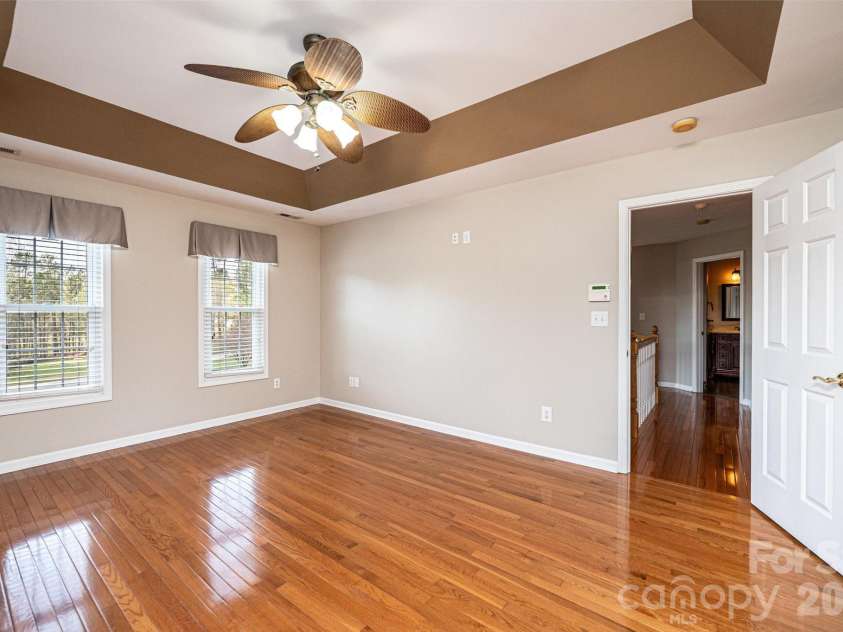 4726 Crystal Falls Avenue, Hickory, NC 28601.  MLS# CAR4367330, YatesRealty ID 21429. 