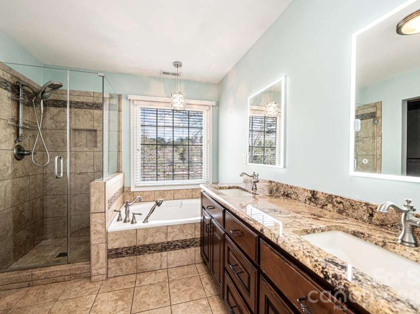 4726 Crystal Falls Avenue, Hickory, NC 28601.  MLS# CAR4367330, YatesRealty ID 21429. 