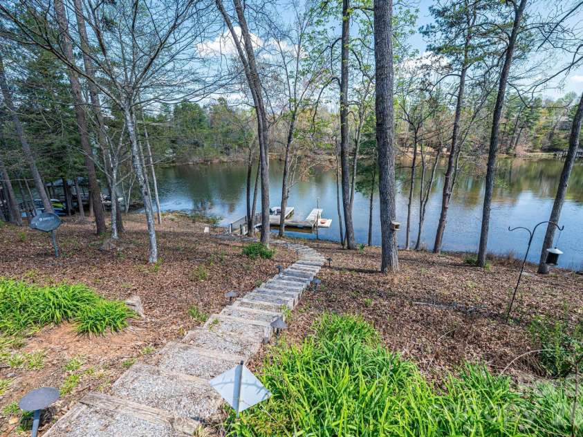 4726 Crystal Falls Avenue, Hickory, NC 28601.  MLS# CAR4367330, YatesRealty ID 21429. 