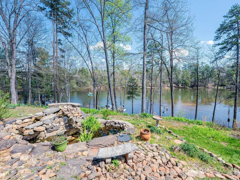 4726 Crystal Falls Avenue, Hickory, NC 28601.  MLS# CAR4367330, YatesRealty ID 21429. 