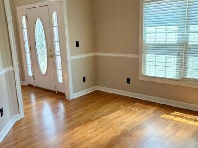 4726 Crystal Falls Avenue, Hickory, NC 28601.  MLS# CAR4367330, YatesRealty ID 21429. 