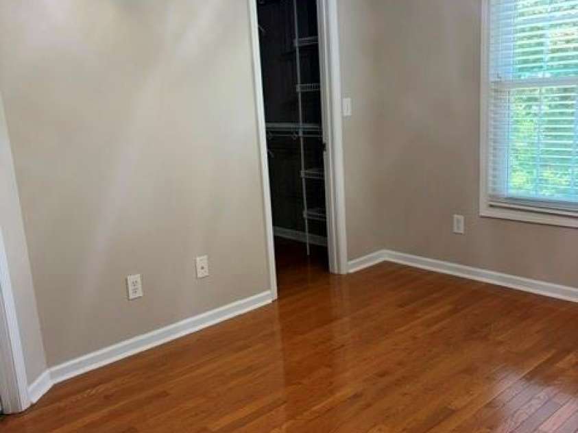 4726 Crystal Falls Avenue, Hickory, NC 28601.  MLS# CAR4367330, YatesRealty ID 21429. 