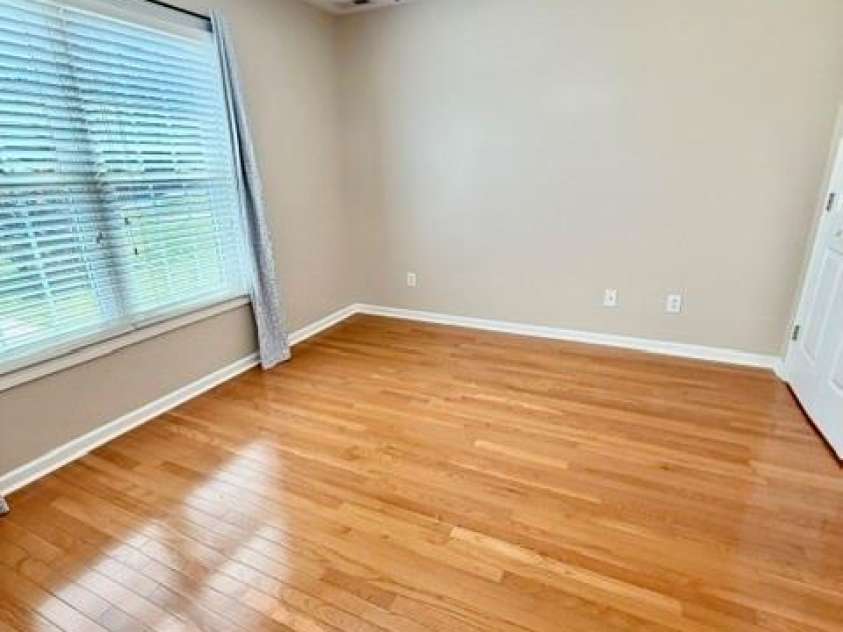 4726 Crystal Falls Avenue, Hickory, NC 28601.  MLS# CAR4367330, YatesRealty ID 21429. 